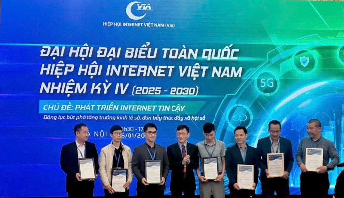 hiệp hội internet việt nam via